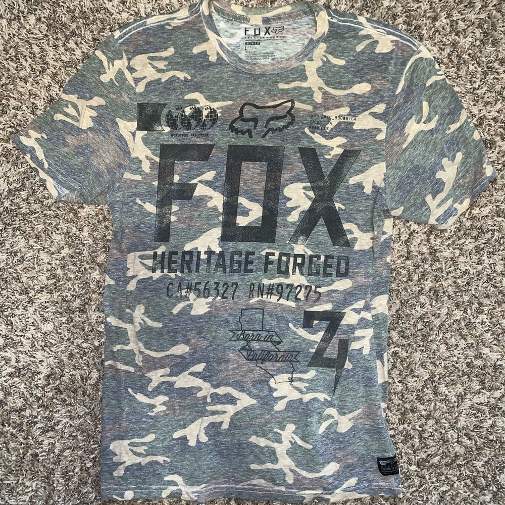 Men’s Fox camo t shirt size large